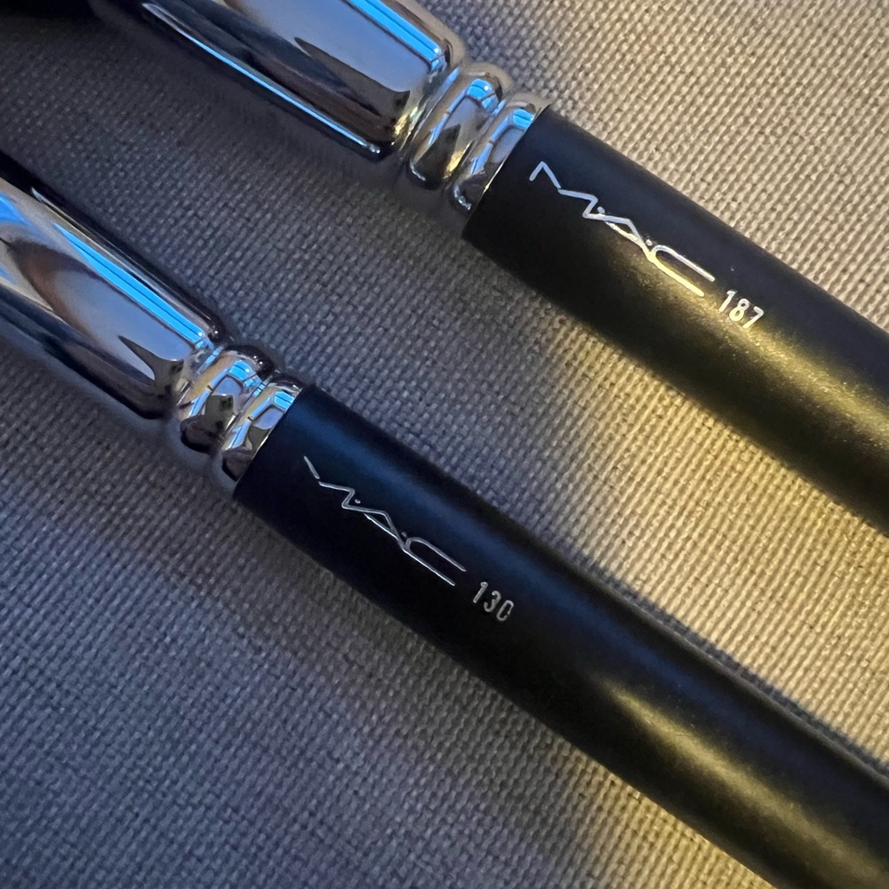 MAC Cosmetics 130 and 187 Makeup Brushes - Picture 2 of 6